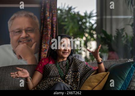 Mumbai, Indien. August 2023. MUMBAI, INDIEN – 9. AUGUST: Rekha jhunjhunwala, Ehefrau von Rakesh jhunjhunwala posiert für das Foto in ihrem Haus Rare Villa, Malabar Hill am 9. August 2023 in Mumbai, Indien. (Foto: Satish Bate/Hindustan Times/SIPA USA) Credit: SIPA USA/Alamy Live News Stockfoto