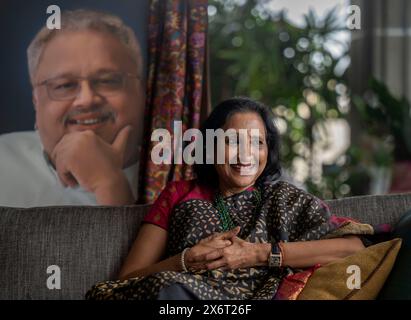 Mumbai, Indien. August 2023. MUMBAI, INDIEN – 9. AUGUST: Rekha jhunjhunwala, Ehefrau von Rakesh jhunjhunwala posiert für das Foto in ihrem Haus Rare Villa, Malabar Hill am 9. August 2023 in Mumbai, Indien. (Foto: Satish Bate/Hindustan Times/SIPA USA) Credit: SIPA USA/Alamy Live News Stockfoto