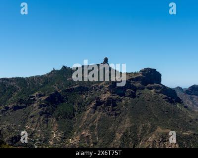 Panoramablick vom Aussichtspunkt Degollada de las Palomas, mit Blick auf die Caldera de Tejeda Stockfoto