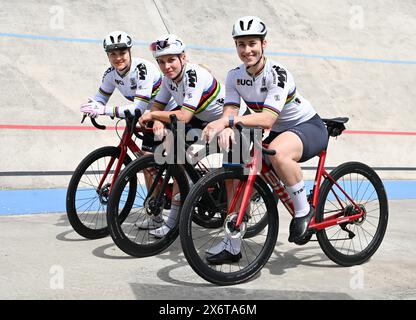 Dudenhofen, Deutschland. Mai 2024. Radsport/Strecke: BDR präsentiert seine Bahnradsprintern für die Olympischen Spiele. Die Sprinter Lea Sophie Friedrich (von links) Emma Hinze und Pauline Grabosch. Quelle: Bernd Weißbrod/dpa/Alamy Live News Stockfoto