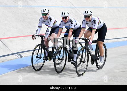 Dudenhofen, Deutschland. Mai 2024. Radsport/Strecke: BDR präsentiert seine Bahnradsprintern für die Olympischen Spiele. Die Sprinter Pauline Grabosch (l-r), Emma Hinze und Lea Sophie Friedrich. Quelle: Bernd Weißbrod/dpa/Alamy Live News Stockfoto