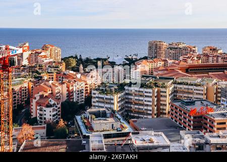 Monaco, Monaco - 15. Dezember 2023: Panoramablick auf Monaco bei Sonnenuntergang Stockfoto