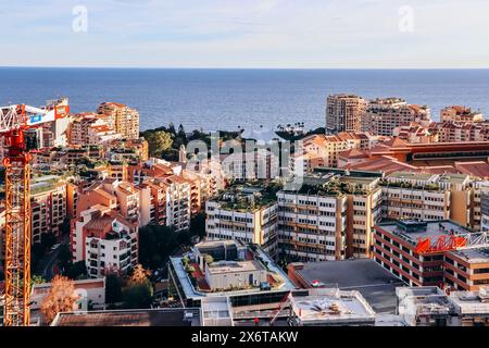 Monaco, Monaco - 15. Dezember 2023: Panoramablick auf Monaco bei Sonnenuntergang Stockfoto