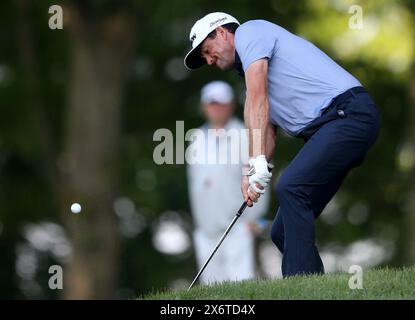 Louisville, Usa. Mai 2024. Keegan Bradley stürzt in Runde eins der PGA Championship 2024 auf dem Valhalla Golf Course am Donnerstag, den 16. Mai 2024 in Louisville, Kentucky, auf das zehnte Loch. Foto von John Sommers II/UPI Credit: UPI/Alamy Live News Stockfoto