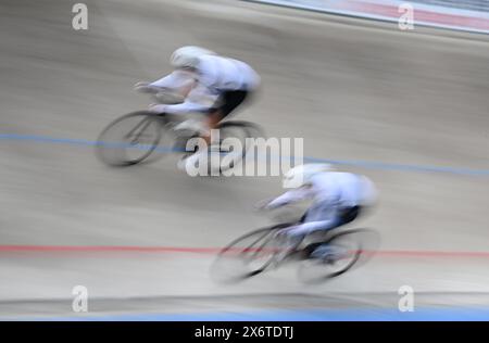 Dudenhofen, Deutschland. Mai 2024. Radsport/Strecke: BDR präsentiert seine Bahnradsprintern für die Olympischen Spiele. Emma Hinze trainiert auf der Strecke. Quelle: Bernd Weißbrod/dpa/Alamy Live News Stockfoto