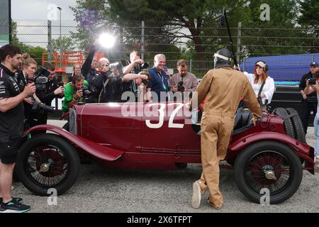 RUSSELL George (gbr) fuhr den 100 Jahre alten Mercedes-Rennwagen, die Formel 1 MSC Cruises Gran Premio del Made in Italy e Dellâ&#x80;&#x99;Emilia-Romagne 2024, 7. Runde der Formel-1-Weltmeisterschaft 2024 vom 17. Bis 19. Mai 2024 auf dem Autodromo Enzo e Dino Ferrari in Imola, Italien Stockfoto