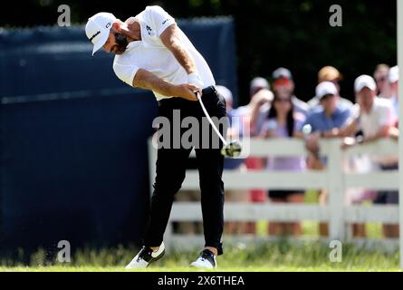 Louisville, Usa. Mai 2024. Dustin Johnson trifft seinen Abschlag auf das siebzehnte Loch während der ersten Runde der PGA Championship 2024 auf dem Valhalla Golf Course am Donnerstag, den 16. Mai 2024 in Louisville, Kentucky. Foto von John Sommers II/UPI Credit: UPI/Alamy Live News Stockfoto