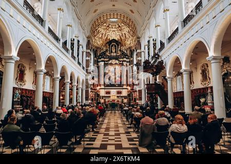 Antwerpen, Belgien - 22. Oktober 2023: St. Charles Borromeo Church (Niederländisch: Sint-Carolus Borromeuskerk), eine Kirche im Zentrum von Antwerpen an der Hend Stockfoto