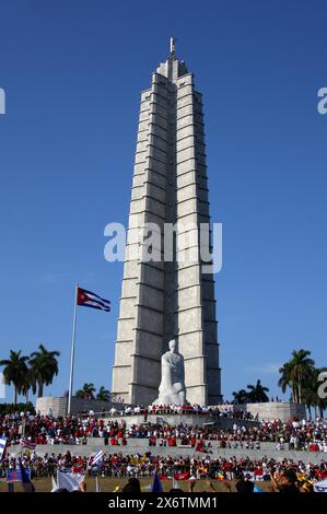 José-Martí-Denkmal und -Statue, Platz der Revolution, Havanna, Kuba, Karibik. Feierlichkeiten zum Tag der Arbeit oder zum 1. Mai 2016. Stockfoto