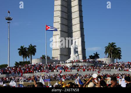 José-Martí-Denkmal und -Statue, Platz der Revolution, Havanna, Kuba, Karibik. Feierlichkeiten zum Tag der Arbeit oder zum 1. Mai 2016. Stockfoto