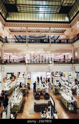 Paris, Frankreich - 1. Oktober 2023: Das berühmte Kaufhaus Le Bon Marché in Paris Stockfoto