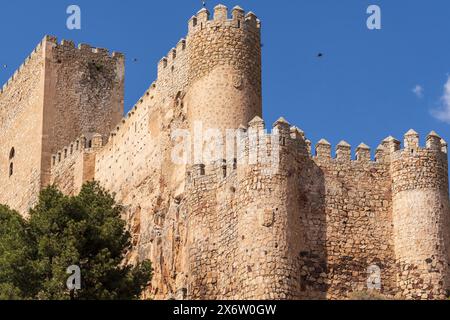 Schloss Almansa, nationales historisches und künstlerisches Denkmal, 14. Jahrhundert auf den Überresten von Almohad, Almansa, Provinz Albacete, Castilla-La Mancha, Spanien. Stockfoto