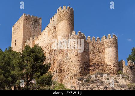 Schloss Almansa, nationales historisches und künstlerisches Denkmal, 14. Jahrhundert auf den Überresten von Almohad, Almansa, Provinz Albacete, Castilla-La Mancha, Spanien. Stockfoto