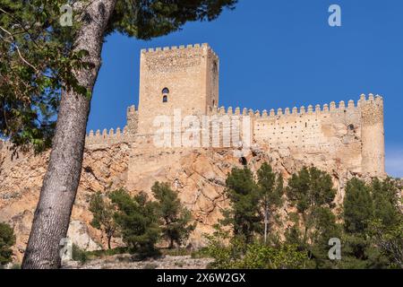 Schloss Almansa, nationales historisches und künstlerisches Denkmal, 14. Jahrhundert auf den Überresten von Almohad, Almansa, Provinz Albacete, Castilla-La Mancha, Spanien. Stockfoto