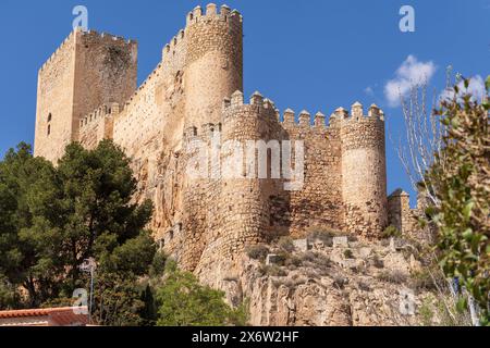 Schloss Almansa, nationales historisches und künstlerisches Denkmal, 14. Jahrhundert auf den Überresten von Almohad, Almansa, Provinz Albacete, Castilla-La Mancha, Spanien. Stockfoto