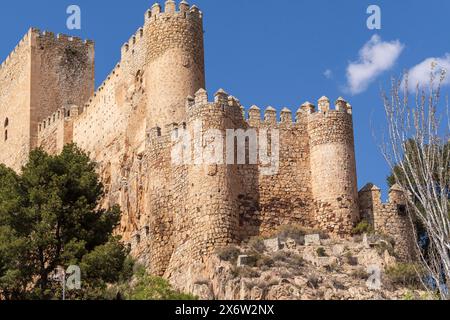 Schloss Almansa, nationales historisches und künstlerisches Denkmal, 14. Jahrhundert auf den Überresten von Almohad, Almansa, Provinz Albacete, Castilla-La Mancha, Spanien. Stockfoto