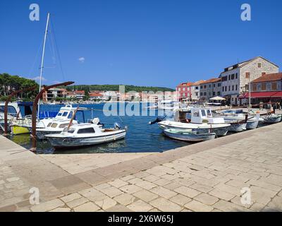 Stari Grad, Hvar, Kroatien 08-22-2023, sonniger Sommertag in der wunderschönen Altstadt. Stockfoto