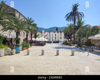 Stari Grad, Hvar, Kroatien 08-22-2023, sonniger Sommertag in der wunderschönen Altstadt. Stockfoto