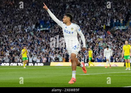 Georginio Rutter von Leeds United feiert, nachdem er im Halbfinalspiel der Sky Bet Championship in der Elland Road, Leeds, das dritte Tor des Spiels erzielt hat. Bilddatum: Donnerstag, 16. Mai 2024. Stockfoto