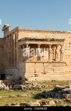 "Portal der Jungfrauen" (Karyatiden), Erechtheion-Tempel auf der Nordseite der Akropolis von Athen, Griechenland Stockfoto