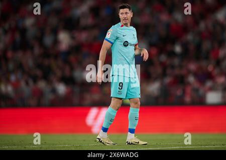Almeria, Spanien. Mai 2024. ALMERIA, SPANIEN – 16. MAI: Robert Lewandowski Mittelstürmer des FC Barcelona sieht beim LaLiga EA Sports Spiel zwischen UD Almeria und FC Barcelona im Power Horse Stadium am 16. Mai 2024 in Almeria, Spanien, an. (Foto von Francisco Macia/Photo Players Images) Credit: Magara Press SL/Alamy Live News Stockfoto