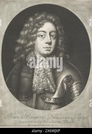 Porträt von Heinrich Kasimir II., Graf von Nassau-Dietz, Porträt von Heinrich Kasimir II. In einem Oval. Am unteren Rand befinden sich Name und Titel., Druck, Druckerei: Pieter Schenk (I), (auf dem Objekt erwähnt), nach Malerei von: Michiel van Musscher, Verlag: Pieter Schenk (I), (auf dem Objekt erwähnt), Amsterdam, 1675 - 1711, Papier, Höhe, 334 mm x Breite, 247 mm Stockfoto