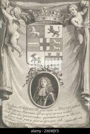 Porträt von Heinrich Kasimir II., Graf von Nassau-Dietz, Porträt von Heinrich Kasimir II. In einem Oval mit Band. Darüber sein Wappen mit einer Krone. Oben links und oben rechts halten die Putten ein Tuch. Vier lateinische Textzeilen auf der Leinwand., Druck, Druckerei: Edelinck, (auf dem Objekt erwähnt), Verlag: Hubert, (auf dem Gegenstand erwähnt), Niederländer, (möglicherweise), 1675 - 1749, Papier, Gravur, Ätzen, Höhe, 212 mm x Breite, 151 mm Stockfoto