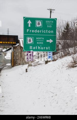 Highway-Schild auf NB 8 in Miramichi, New Brunswick, Kanada Stockfoto