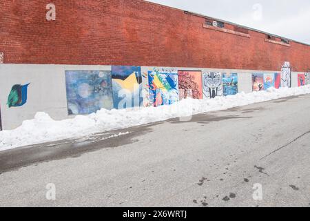 Verschiedene Wandmalereien im Eastside Creative Centre Gebäude in Miramichi, New Brunswick, Kanada Stockfoto