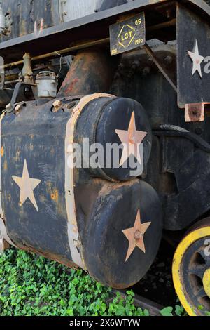 288 Detail der alten Dampflokomotive, die nach längerem Einsatz auf der Turbinenbahn Valle de los Ingenios schließlich auf dem Bahnhofsgleis ruhte. Trinidad-Kuba. Stockfoto