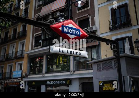 U-Bahn-Haltestelle La Latina in Madrid, Spanien Stockfoto