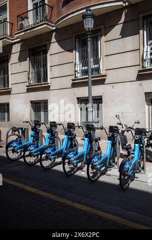 BiciMAD Bikes, ein Fahrradverleih-Programm, das vom Rathaus von Madrid, Spanien, betrieben wird Stockfoto