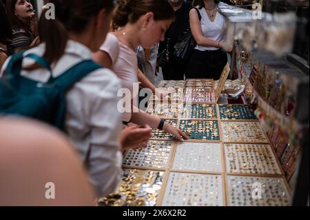 El Rastro in La Latina, Madrids ältester und berühmtester Straßenmarkt, Spanien Stockfoto