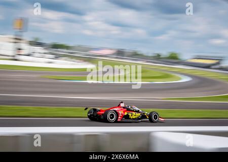 Speedway, in, USA. Mai 2024. PIETRO FITTIPALDI (30) aus Miami, Florida, trainiert für den 108. Lauf des Indianapolis 500 auf dem Indianapolis Motor Speedway in Speedway, IN. (Credit Image: © Grindstone Media Group/ASP) NUR REDAKTIONELLE VERWENDUNG! Nicht für kommerzielle ZWECKE! Stockfoto