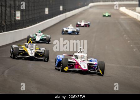 Speedway, in, USA. Mai 2024. Felix Rosenqvist (60) aus Varnamo, Schweden, trainiert für den 108. Lauf des Indianapolis 500 auf dem Indianapolis Motor Speedway in Speedway, IN. (Credit Image: © Grindstone Media Group/ASP) NUR REDAKTIONELLE VERWENDUNG! Nicht für kommerzielle ZWECKE! Stockfoto