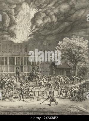 Brand in einem Haus an der Leidsegracht, 1684, Bild eines Brandes auf der Leidze, der am 12. Januar 1684 bei sehr hartem Frost ausbrach: und in gewisser Weise wurde es gelöscht, Representation de feu, seit dem 12. Januar 1684, eine une maison du Leidse Graft, dans le tems d'une tres grande gelée: et de la mannere don't on l'êtignit (Titel über Objekt), Feuer bricht in einem Haus an der Leidsegracht, nahe der Ecke zur Herengracht, in Amsterdam aus. Während eines sehr starken Frosts am 12. Januar 1684. Wasser für die Löschschläuche wird aus den Löchern im gefrorenen Kanal geschluckt. Zuschauer rechts vom Eis Stockfoto