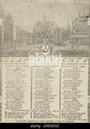 Neujahrsdruck der Hoornse Klapperwacht für das Jahr 1794, Klapperwachts Neujahrssegenswunsch an die Hohen Mächte des Landes, im Staat, Stadhouderlyk und Stadtverwaltung sowie an die Bürger und Einwohner der Stadt Hoorn für das Jahr 1794 (Titel zum Objekt), Neujahrsdruck der Chatter-Uhr (Nachtwache) der Stadt Hoorn für das Jahr 1794. Gewidmet den Administratoren und Bewohnern von Hoorn. Zwei Mitglieder der Wache stehen an einem Orangenbaum mit dem Wappen von Hoorn, im Hintergrund der Platz de Roode Steen in Hoorn mit dem alten Rathaus, dem Stockfoto