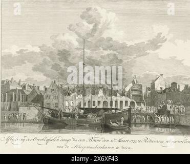 Ruinen nach dem Brand im Pottebakkerssteeg in Rotterdam, 1779, Bild der Überreste am Tag nach dem Brand am 11. März 1779, die sich in Rotterdam ereignete, vom Scheepmaakershaven aus gesehen, Blick auf die Ruinen der Gebäude am Tag nach dem großen Brand in mehreren Häusern im Pottebakkerssteeg in Rotterdam, 11. März 1779. Die Feuerwehr löscht es immer noch. In den Vordergrundbooten im Wasser des Scheepmakershaven., Druck, Druckerei: Robbert Muys, (erwähnt auf Objekt), nach Zeichnung von: Gerrit Groenewegen, (erwähnt auf Objekt), Verlag: Abraham Bothall, ( Stockfoto