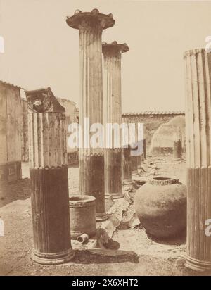 Ruine in Pompeji, Italien, Foto, Giorgio Sommer, (zugeschrieben), Pompeji, 1857 - 1875, Karton, Albumendruck, Höhe, 405 mm x Breite, 306 mm Stockfoto