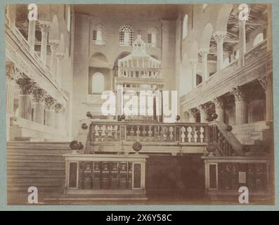 Inneres des St. Laurence vor den Mauern in Rom, Italien, Foto, anonym, Rom, 1851 - 1900, Karton, Albumendruck, Höhe, 316 mm x Breite, 421 mm Stockfoto