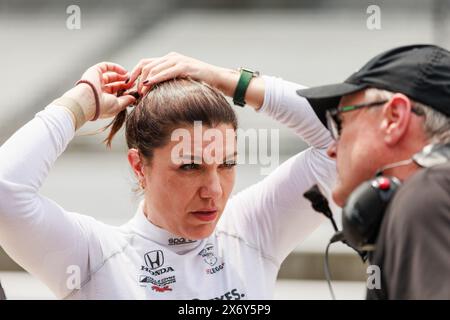 Indianapolis, USA. Mai 2024. INDIANAPOLIS, INDIANA – 16. MAI: Katherine Legge trainiert 500 am 16. Mai 2024 auf dem Indianapolis Motor Speedway 2024 in Indianapolis, Indiana. Quelle: Jeremy Hogan/Alamy Live News Stockfoto