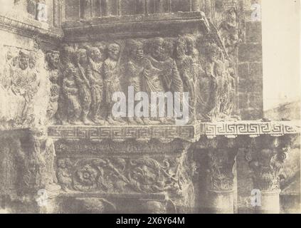 BAS-Relief in der Kirche Saint-Gilles-du-Gard, Foto, Charles Nègre, nach Skulptur von: Anonym, Saint-Gilles-du-Gard, 1852, Papier, gesalzener Papierdruck, Höhe, 233 mm x Breite, 328 mm Stockfoto