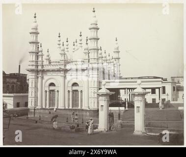 Außenseite der Tipu Sultan Shahi Moschee in Kalkutta, Westbengalen, Indien, Teil des Reisealbums mit Aufnahmen von Sehenswürdigkeiten in Indien, Deutschland, der Schweiz und Frankreich., Foto, anonym, Kalkutta, ca. 1865 - ca. 1875, fotografischer Träger, Albumendruck, Höhe, 177 mm x Breite, 226 mm Stockfoto