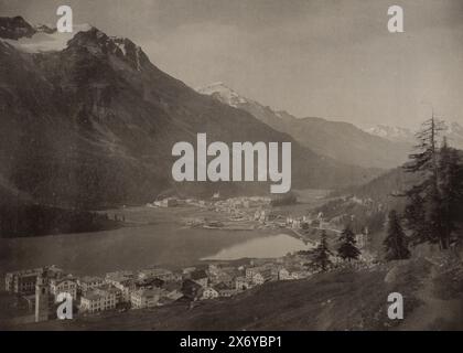 Blick auf Sankt Moritz und den See St. Moritz - Village & Bad. (Titel auf Objekt), Teil des Reisealbums mit Sehenswürdigkeiten in Deutschland, Österreich, der Schweiz, Luxemburg und Belgien., Foto, Anonym, Sankt Moritz, ca. 1880 - in oder vor 1899, Papier, Kollotypen, Höhe, 212 mm x Breite, 265 mm Stockfoto