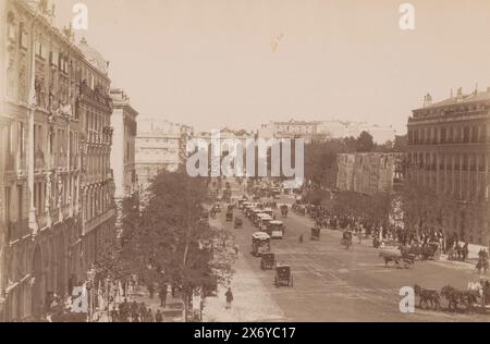 Ansicht der Puerta de Alcalá von der Calle de Alcalá in Madrid, dieses Foto ist Teil eines Albums., Foto, anonym, Madrid, 1869 - ca. 1890, Papier, Albumendruck, Höhe, 182 mm x Breite, 239 mm Stockfoto