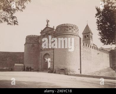 Ansicht der Puerta de Bisagra Nueva in Toledo, Toledo, Puerta de Visagra (Titel auf Objekt), dieses Foto ist Teil eines Albums., Foto, anonym, Toledo, 1851 - ca. 1890, Papier, Albumendruck, Höhe, 183 mm x Breite, 240 mm Stockfoto