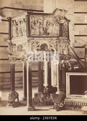 Kanzel im Baptisterium in Pisa, Il pulpita del Battistero/Pisa (Titel auf Objekt), Foto, Giorgio Sommer, (zugeschrieben), nach Skulptur von Nicola Pisano, Pisa, 1857 - 1914, Papier, Albumendruck, Höhe, 243 mm x Breite, 177 mm, Höhe, 250 mm x Breite, 182 mm Stockfoto