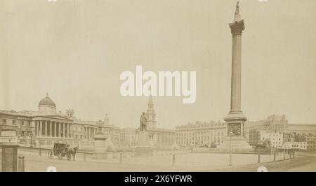 Blick auf den Trafalgar Square mit Nelsons Säule, Trafalgar Square, von der Lampe. (Titel auf Objekt), Foto, anonym, London, 1851 - ca. 1900, Papier, Albumendruck, Höhe, 105 mm x Breite, 177 mm Stockfoto