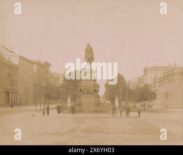 Reiterstatue Friedrichs des Großen unter den Linden, Berlin, Foto Friedrich Albert Schwartz (auf dem Objekt erwähnt), nach Skulptur von: Christian Daniel Rauch, Berlin, 1892, Papier, Albumendruck, Höhe, 167 mm x Breite, 208 mm Stockfoto