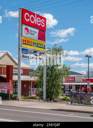 Der Eingang zum Tenterfield Shopping Centre, einschließlich Coles, in Tenterfield, New South Wales, Australien, der Geburtsort der Föderation in australien Stockfoto